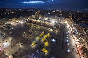 kraków nocą